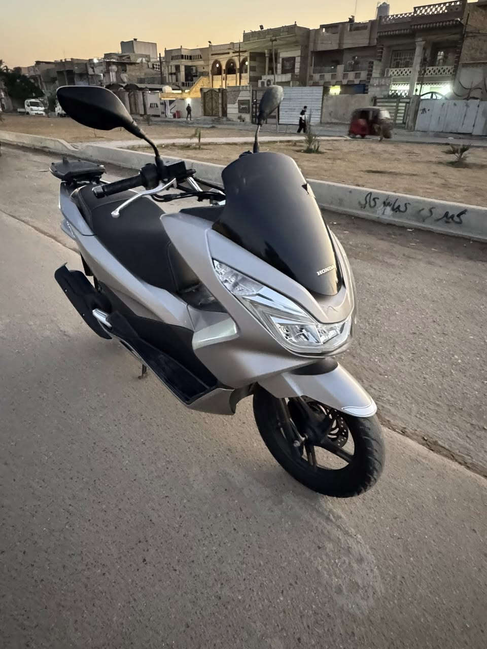 سلام عليكم. خواني Pcx جيل ثاني ياباني Jf موديل 2018مكفوله كفاله عامه. ماشيه 10 الف كيلو متر دراجه صارلهه شهرين من نازله وصل معرض بسمي. سويجات 2. دفتر كامله مكمله مال جناي. دراجه. عل يدي مدريهه بانزين محسن ودهن موتل. حرمات تكول جديده قليله بحقه. هايه تحفه. مكاني بلديات. كفاله عامه من باب بيت ابيعك واني خادم. ***********
