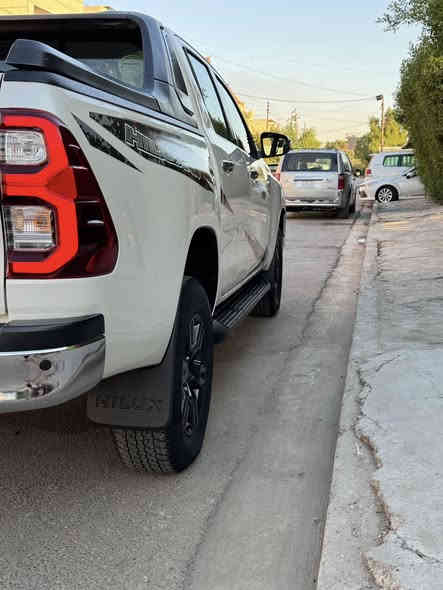 بيكم هايلوكس 2022 
المحرك:- ٦ سلندر

الون:- صدفي 

فئه:- كويتي سيد نهرو TRP

ماشيه السياره :- 75الف قابل للزياده 

السياره بحالة جديده 

المواصفات:-

رقم أربيل الجديد دولي سنويا جديد هزه جديده براد جديد 

مري كهرباء 

شاشه تدعم كار بلي واندرويد اوتو

شاحن وايرلس 

قطعتين تبريد 

بصمة ابواب

كامره خلفيه الباديه

حساسات امامي خلفي 

بنيد جكات

شاشة اعطال ذكيه

لايتات زنون بلادي مال شركه

السياره عليه ادامه جديده 

عليه تخم تايرات جديد 

السياره مكفوله كفاله عامه لا ضربه ولا صبغ بس بارد بالباب الخلف الصدر فقط السياره وبلعافيه على الياخذه السياره بسمي وشرط التحويل 
للاستفسار اتصل 
مكان السياره بغداد 
السعر المطلوب 347$وبيهامجال
الرقم :-‏‪***********
***********
