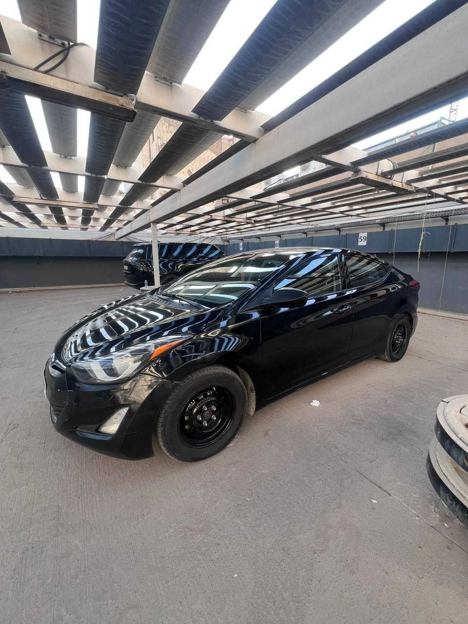 السلام عليكم النترا موديل ١٦ أمريكي
رقم بغداد جديد سنويه جديده هزه جديدة 
بيها بس بنيد مصبوغ بدون دواخل جملغ لخلفي بارد بي 
كير محرك كفاله صدر نضيف ما ناقصها شي ماشيه ١٣٠ 
تبريد تتفه شغاله سياره حلوه وجاهزه 
السعر ١٠٨ وبيها مجال بصيط 
عنوان بغداد لدوره 
رقم تلفون ***********
