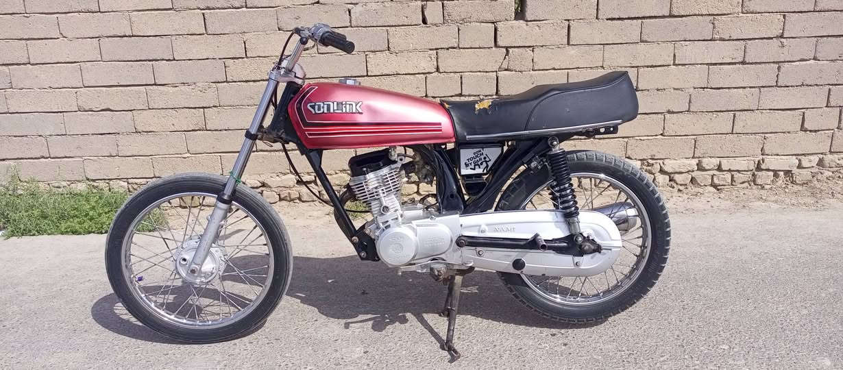 سلام عليكم سيجي 25 كلك ناصرية مركز خلف جامعه ذي قار ب450 وبيها مجال بسيط ***********
