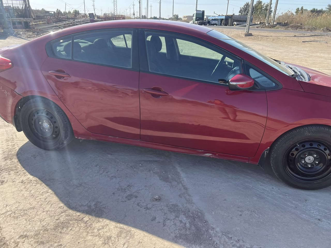 سلام وعليكم فررتي موديل2016  قطعتين جاملق وبنيد بدون دواخل بسم الشركه اربيليه 115وبيها مجال مكان بغداد المحموديه  محرك 2000دوش المرقوب بلسوك  ترهم مراوس حسب القناعه 
رقم *********** سياره مال جناي ماشيه 124
