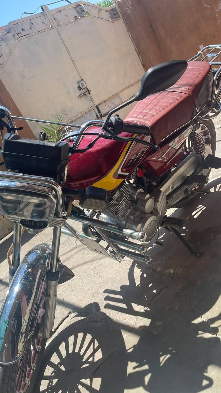 للبيع مستعجل سونيك 24موديل اي عيب مابي 
سعر 650  .. بي مجال رقم ***********
