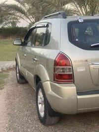 توكسان للبيع 2009 خليجي           سعر 115$ للبيع   فول موصفات بسمي  مك...