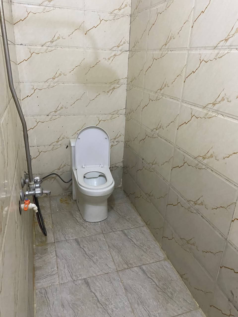 بيت للايجار في حي الجهاد مساحه 60
ويتساب ***********
اتصال ***********
