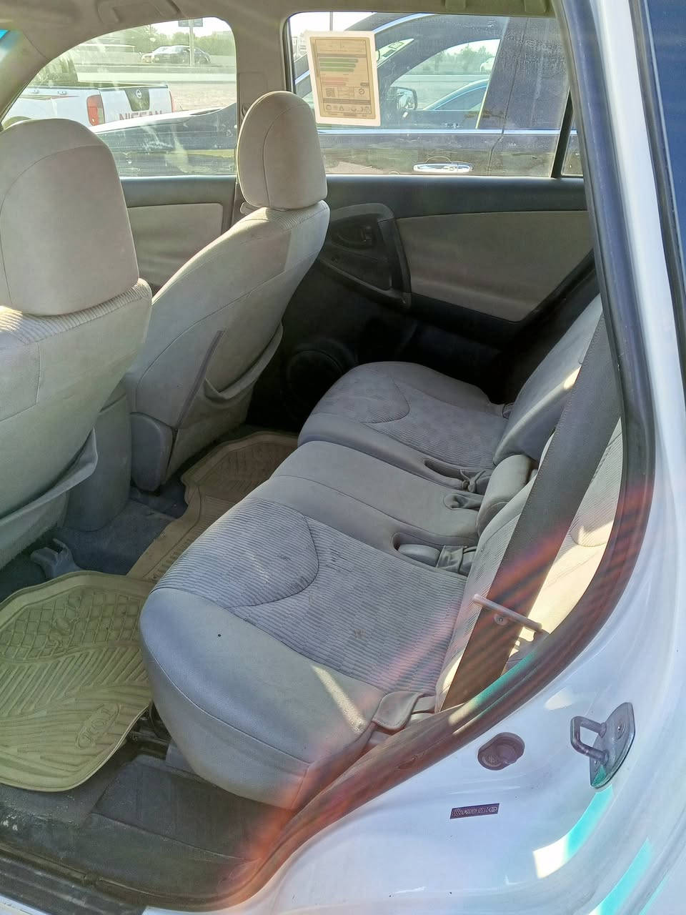 سلام عليكم للبيع تويوتا RAV4 موديل 2011 وارد امريكي  بيه قطعتين السياره جاهزه من كلشي كير محرك تخم تاير حداديه جاهزه من كلشي تادفئه تبريد رقم اربيل رقم جديد سنويه جديده السياره تحويل ثاني يوم  معروضه ب 137 وبيه مجال  مكان السياره واسط العزيزيه  الخاص مغلغ رقم صاحب السياره ***********
