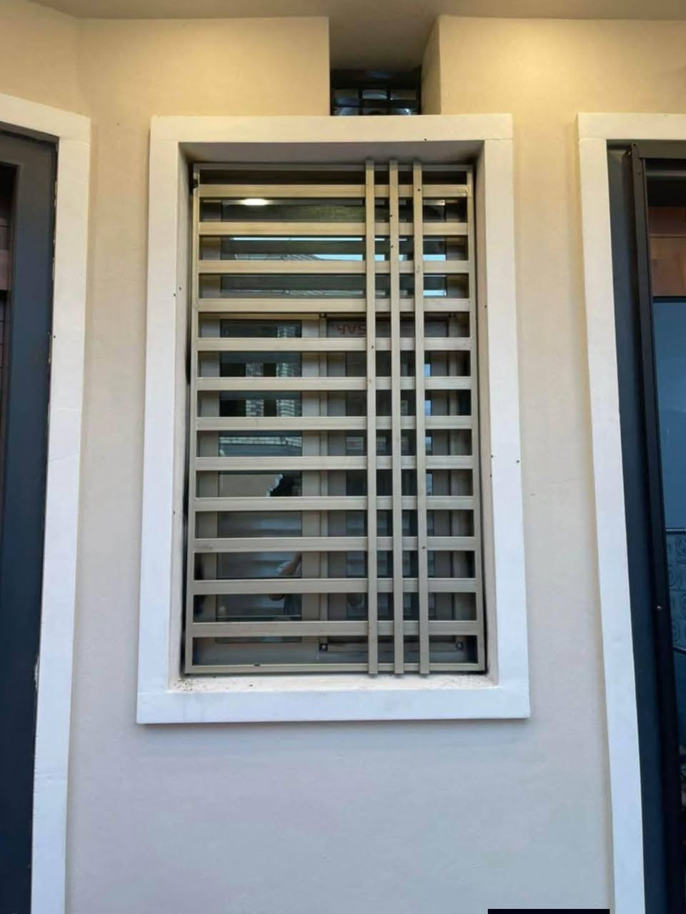 تجهيز كافة المنازل والسكلات باسعار مناسبه جدااا

🏠🚪 أناقة تحميك… وجودة تكمّل بيتك! ✨🛡️
📞 ***********  واتساب
إذا كنت تبني بيتك الجديد أو تفكر تجدّد أبواب منزلك، إحنا نوفر لك الخيار الأمثل بأعلى مستوى من الجودة والأناقة 🌟
مو بس أبواب، وإنما تشكيلة متكاملة لكل ما يحتاجه بيتك أو مشروعك من أبواب، شبابيك، محجرات ، سقائف كي سبان، والكرفانات وبمواصفات تجمع بين المتانة، الجمال، والاستعمال العملي ✅
مجموعة مميزة منالأبواب الخارجية والداخلية بتصاميم عصرية تجمع بين الفخامة، المتانة، والأمان 🤍🔒
وكذلك نوفر شبابيك عصرية تضيف لمسة جمال وتهوية مثالية، مع محجرات عملية تناسب مختلف الاستخدامات، وسقائف كي سبان المتينة للمشاريع والمساحات الواسعة، إضافة إلى الكرفانات الجاهزة بجودة عالية وتصاميم عملية تلبي احتياجاتك بكل كفاءة 🏡🏗️
🌟أبواب خارجية مصفحة توفر حماية عالية ولمسة أنيقة لواجهة منزلك 🚪🛡️
🎨 أبواب داخلية راقية تضيف جمال وفخامة لكل زاوية في البيت ✨🏡
🪟 شبابيك متينة وأنيقة بتشطيبات عصرية تناسب مختلف التصاميم
🏠 محجرات عملية بتنفيذ مرتب وجودة تضمن الراحة والاستخدام المثالي
🏗️ سقائف كي سبان قوية ومناسبة للمخازن، الورش، والمساحات الكبيرة
🚛 كرفانات جاهزة بتصاميم عملية ومواصفات تلائم احتياجات السكن أو العمل
✅ جودة مضمونة في كل منتج 💯
⏳ التزام دقيق بمواعيد التسليم 🚚
💫 تصاميم حديثة ومتنوعة تناسب جميع الأذواق 🌈
📌 موقعنا: بابل – حله مركز 
📲 للطلب أو الاستفسار، راسلنا عبر الزر أسفل المنشور أو اتصلوا على الأرقام التالية 👇
📞 ***********  واتساب
📞 *********** واتساب
🌟 اختَر الجودة اللي تستحقها… وخلي الأناقة والأمان يبدأان من أول خطوة! 🔐✨
