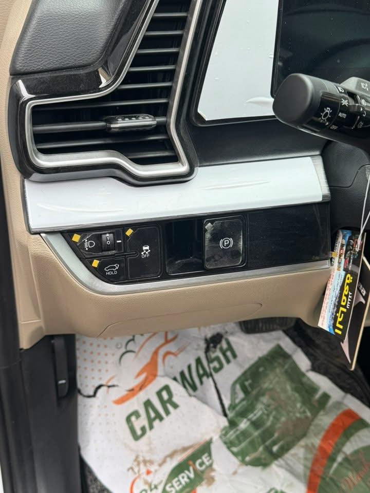 السلام عليكم كيا سبورتج 24  فول /١/١
محرك 2000
داخل عسلى جلد داخل
مقاعد كهربائيه
ستيرن تدفئه
تشغيل عن بعد
بصمه
صندوق كهربائي
داخل مطعم بصاج
مري شفط
رادارات بل المري
بانوراما
شفتات ستيرن
قطعتين تبريد
هاند بريك بصمه
حساسات امامي خلفي
نظام مانع انزلق
اطارات حجم ١٩
ليد نهاري ليلى
مثبت سرعه
تحكمت ستيرن كامله
ترحيب عند الاقتراب
اربع وضعيات قياده
اريل نفكيشن
نظام ابل كار واند رويد
نظام منحدرات
سبير مانازل
بسمي
رقم اربيل 
السعر 235
***********
