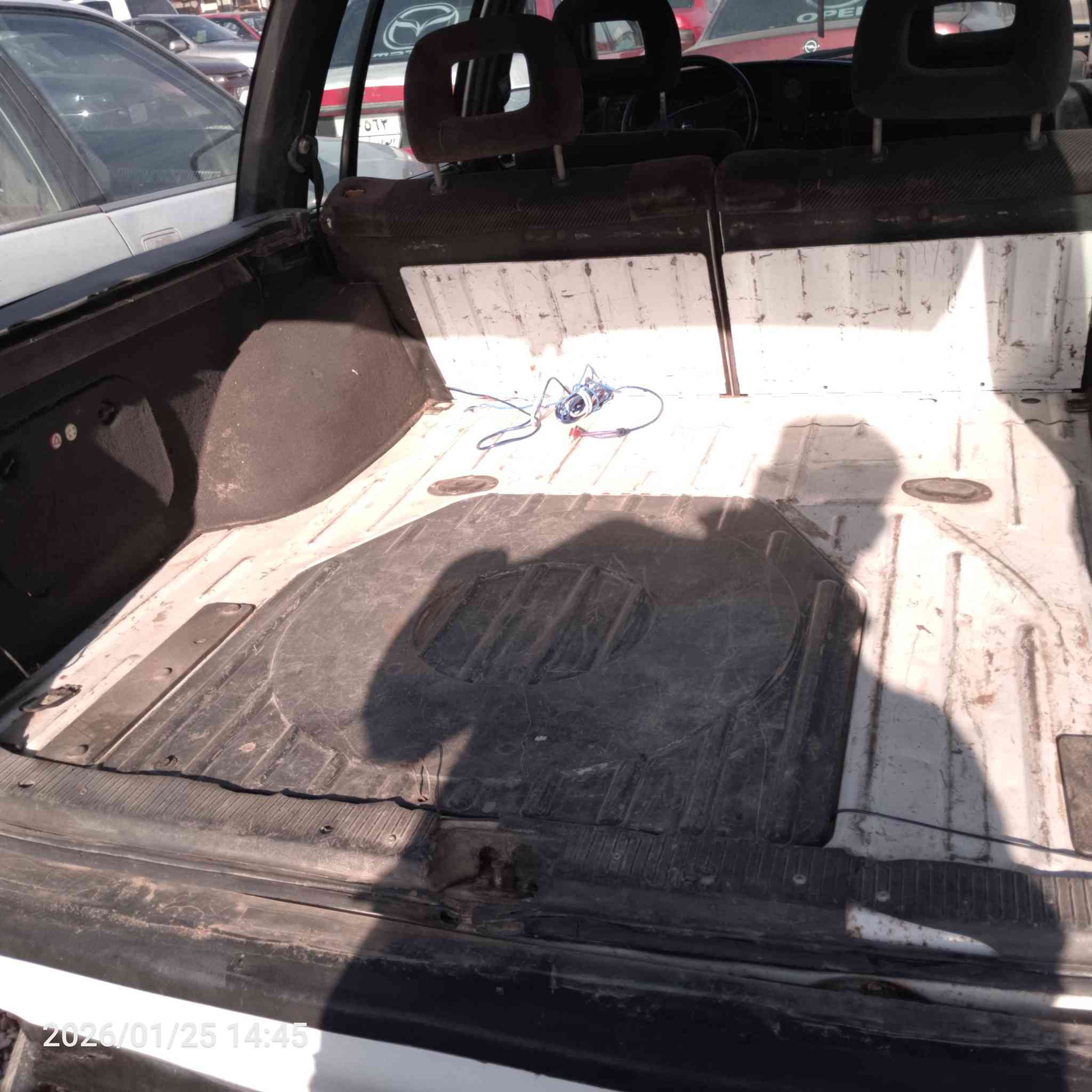 سەیارە ئۆمیگا مۆدیڵ 1993
گێڕ حادی گێڕو مەکینە بەشەرت
کارەبای هەمووگیانی ئیش دەکات
چوارتایەو ویڵی نوێ ڵە سەرە
سەیارە کە سەنه وی بەزربووە
من بەئەوەڵایات دەی فرۆشم
سحر23مەجاڵ شوێن هەوڵێر
***********
