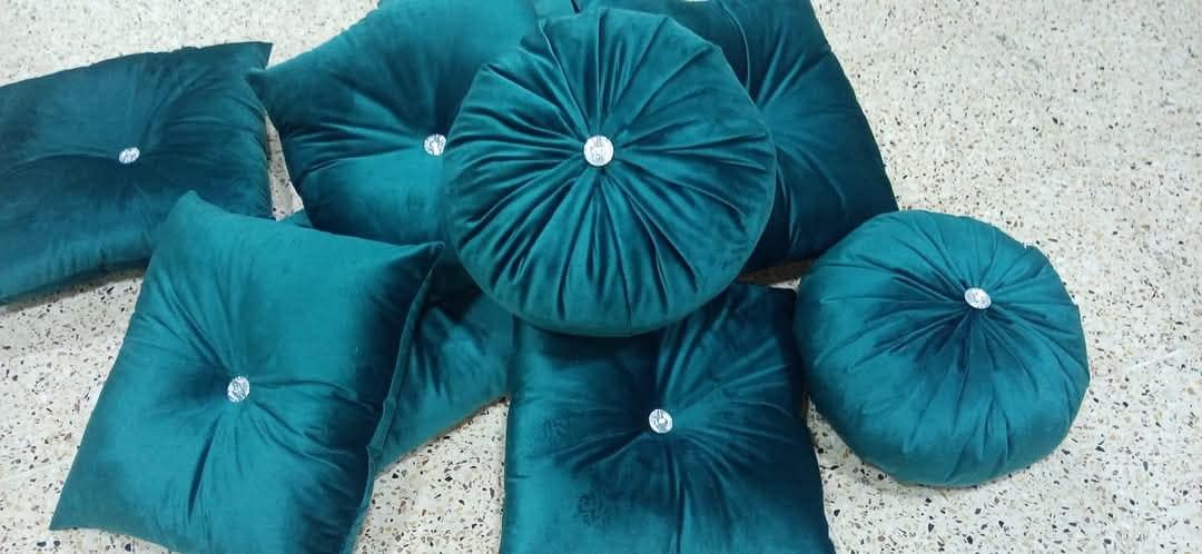 نشتغل أشكال الكوشات .. سعر الكوشة 4 فقط 💥💥 
عندي كل الالوان 
يوجد توصيل 
علقلولي حبايبي


**إذا كنت صاحب هذا الإعلان وتريد حذفه لأي سبب، رجاءا أرسل رسالة إلى الدعم الفني**