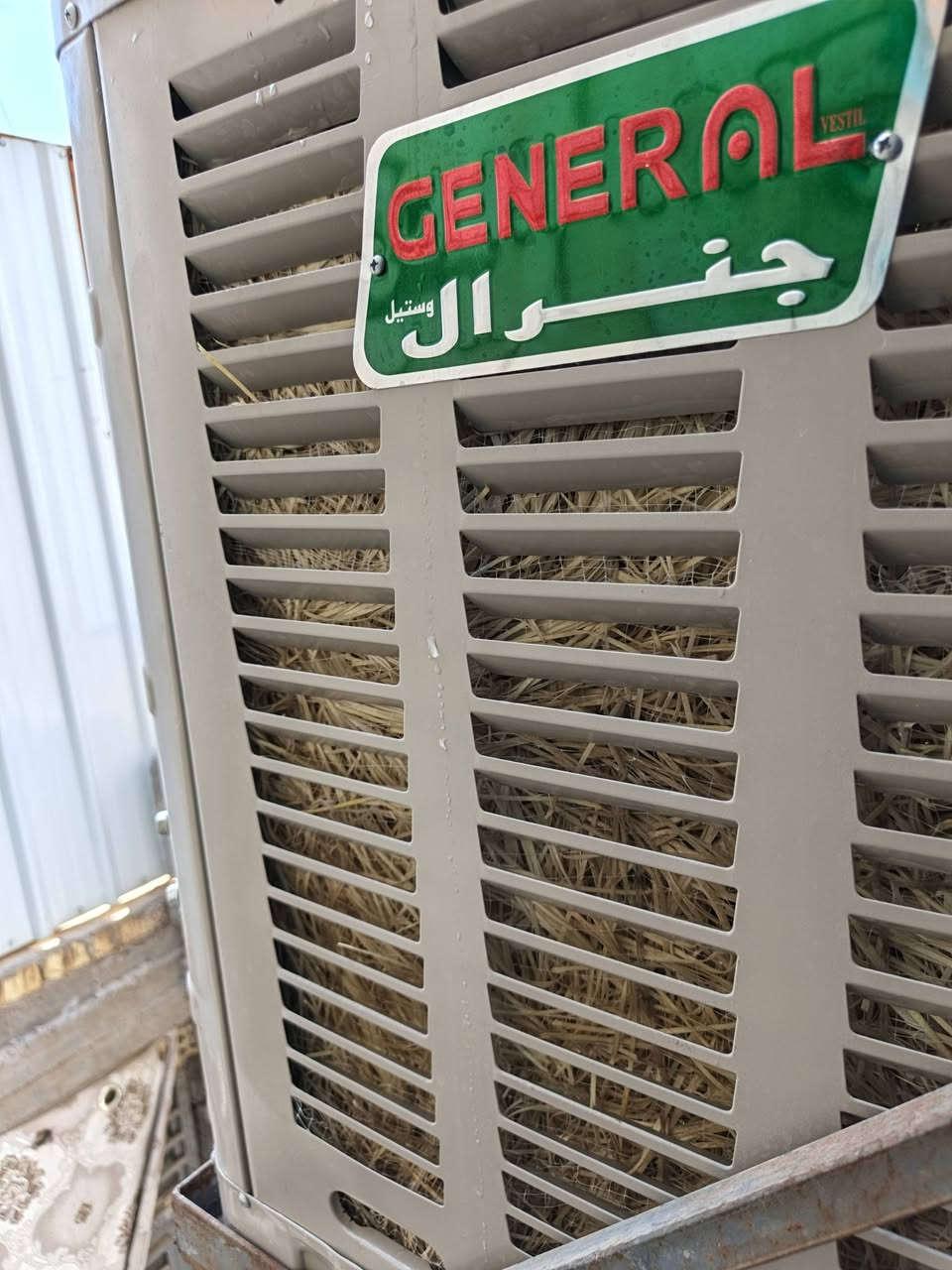 السلام عليكم
مبرده جنرال صار ٥ أيام من أخذتها 
وأريد ابيعها مشتغله يوم واحد فقط جديده 
ماركه جنرال الماطور نحاس بيها سرعتين
قياس الوسط 
العرض ٦٠ سم
الارتفاع ٧٦سم 
كل ضرر مبيها
لتواصل وتساب ***********
