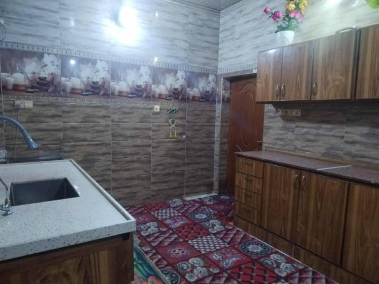 ياالله على بركة الله دار ركن زراعي للبيع المساحة ١٧٢متر. البناء طابوق في حي الامير خلف معرض الاسدي يحتوي البيت على غرفتين نوم 4×4 منور  بين الغرفتين متر و٤٠ في ٤ متر طول 
 صاله  مفتوحه ١٠ ×4استقبال 5×4مطبخ ٣ ونص ×٤
بيتونه ١٠ ×٤الواجهة سيراميك السطح شتايكر وفلين عازل للحرارةوصحيات خارجيه وداخليه ***********
@إشارة
