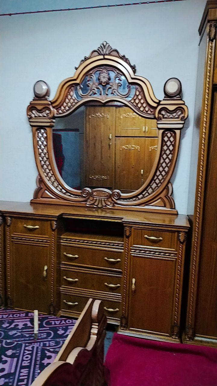 السلام عليكم يوجد غرفه توج ملحق للبيع خشب صاج عراقي حطاطه اخو الجديد السعر مليون 400 وبي مجال للاستفسار على هاذ الرقم *********** يوجدوتساب
