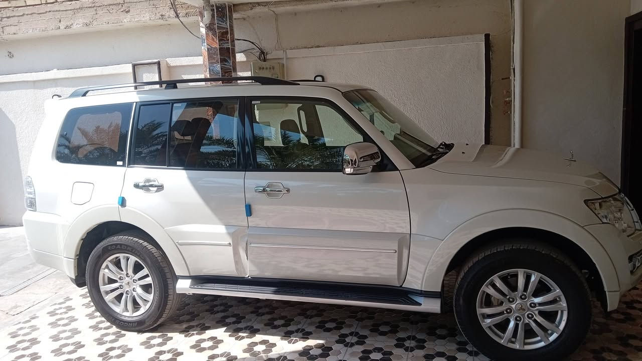 سلام عليكم
البيع باجيرو 2020 علامه ذهبيه 
محرك 3800 
ماشيه 46 الف

فول عده الفتحه

كشنات جلد 
كشنات كهرباء
دمام خلفي 
سياره مكفوله
سعر 235 وبيه مجال
*********** وتساب
