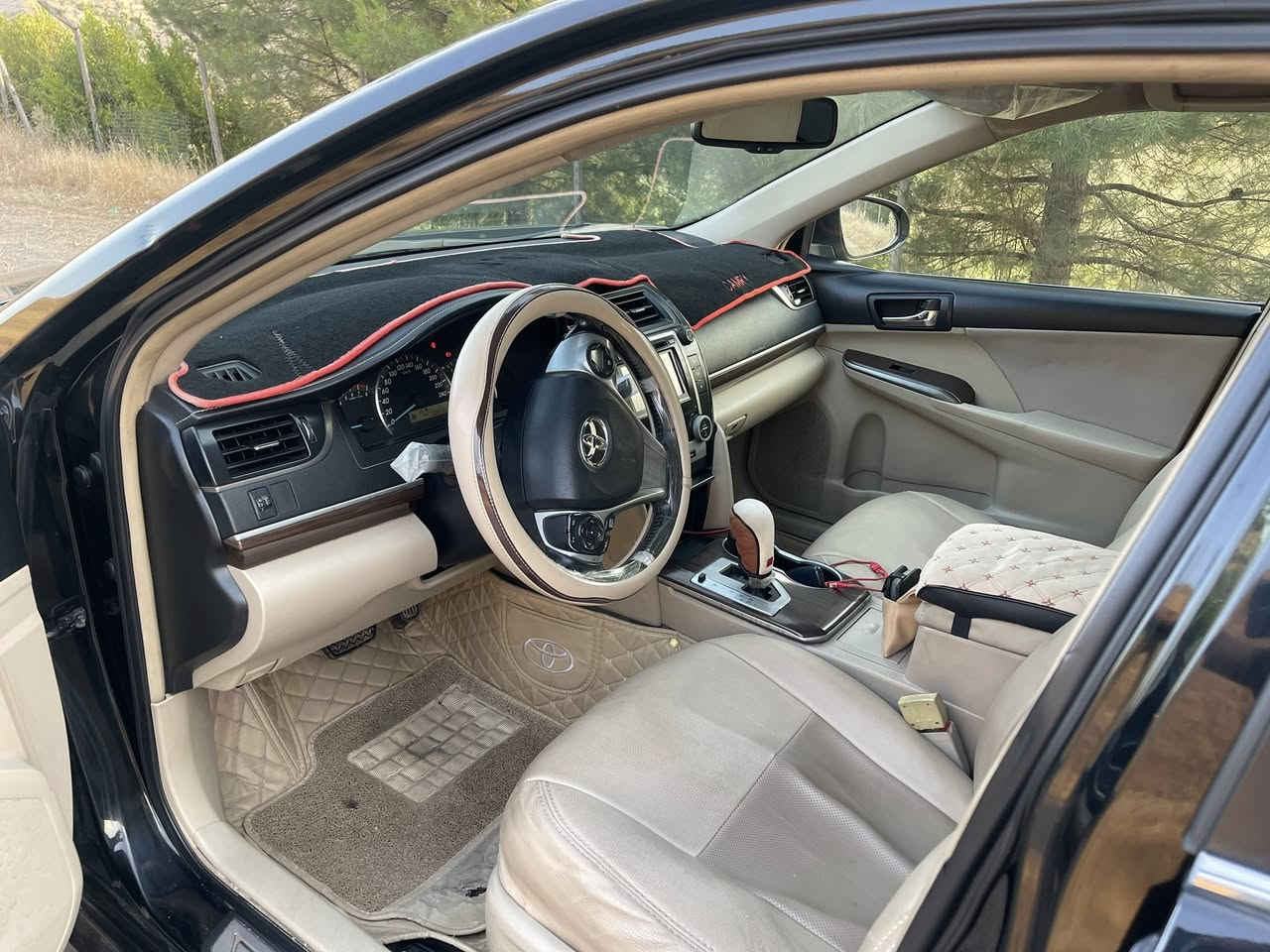 السلام وعليكم اخوان عندي كامري للبيع موديل ١٣ خليجي ماشية ١٢٤ مواصفات se  صبغ دعامية امامية السيارة باسمي رقم اربيل  السعر ١٤٥   
الاستفسار ***********
