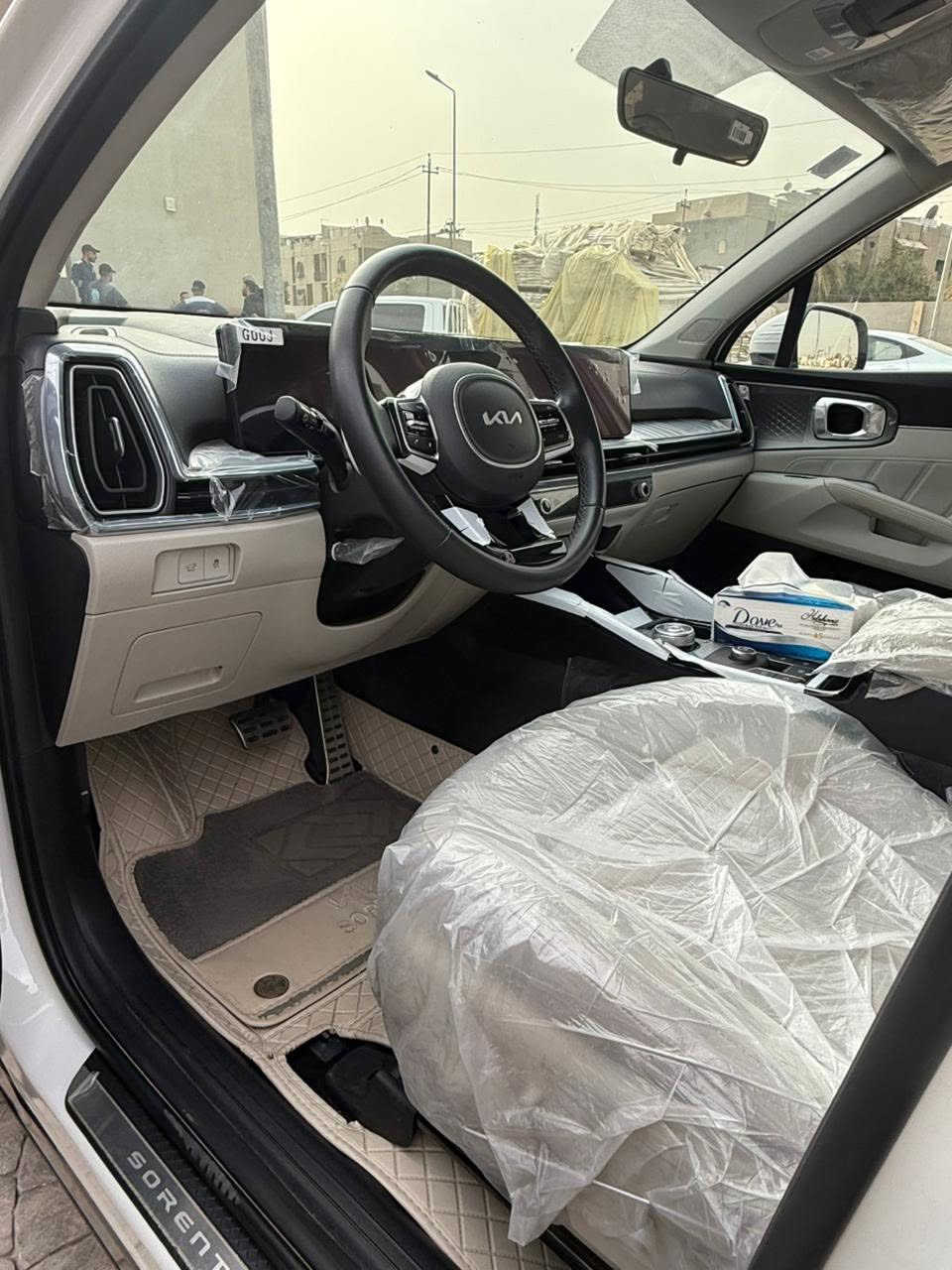 سورنتو موديل 25 ماشية 23 رقم بغداد الجديد محرك 6
ويل 20 بدون داتا شو
السيارة مكفولة كفالة عامةً 
بسمي 
ضمان الشركة الدولية 
مكان السيارة بغداد المشتل 
الاتصال ***********
