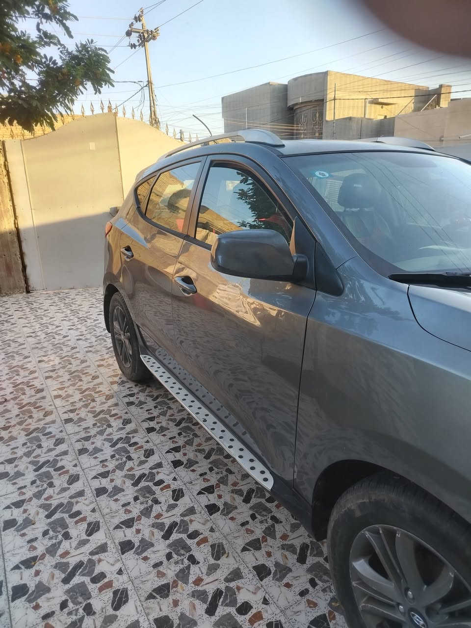 توسان 2014 باسمي خمس قطع سعرها مناسب ***********
