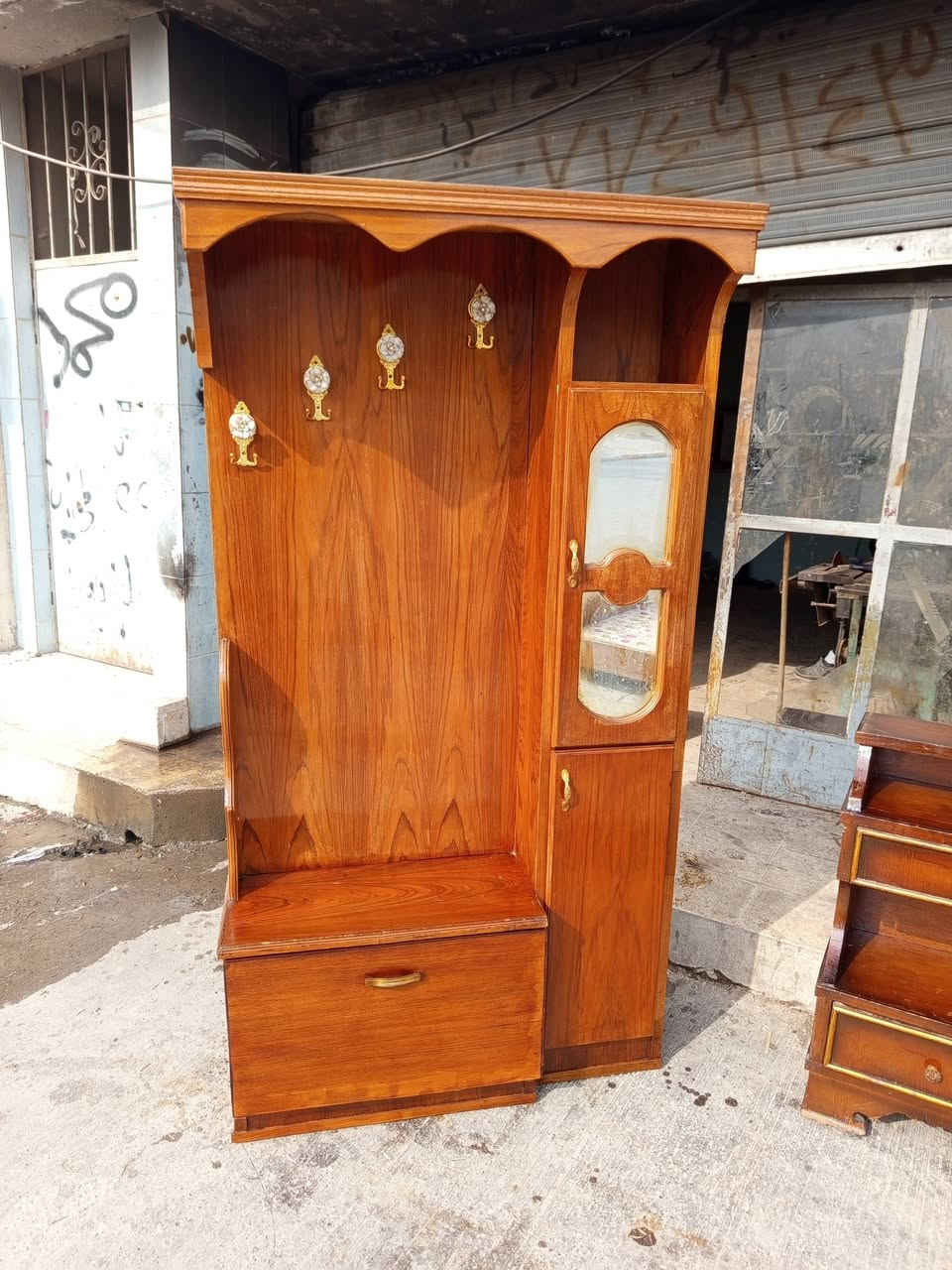 غرفه بدون قنصور شرط النظافه شغل ثقيل حيل
سعرها ١٢٥ الف
رفاعي يم طرشي الشفاء ***********
