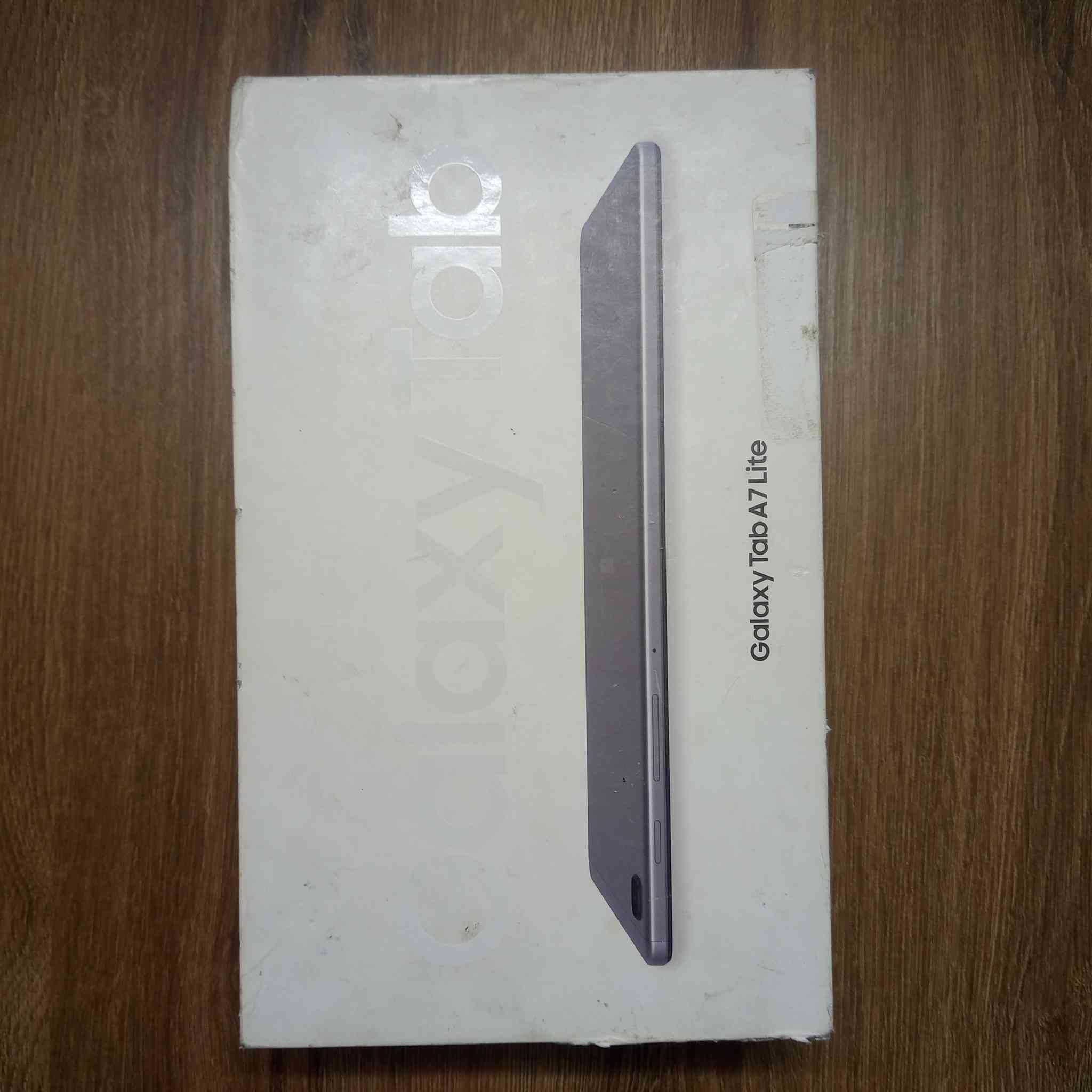 ايباد سامسونج جالاكسي A7
ذاكرة 32 فطر صغير في الشاشة 
جميع الملحقات الصلي ويشيل 
شريحة وتكدر أزيد الذاكرة 
سلس بل استخدام يفيد اللعاب و التصفح
و الدراسة تكدر تحمل بيس فري فاير بلود سترايك 
كلفيت اف ديوتي للستفسار خاص مستعجل على البيع مكاني بغداد الجديدة


**إذا كنت صاحب هذا الإعلان وتريد حذفه لأي سبب، رجاءا أرسل رسالة إلى الدعم الفني**