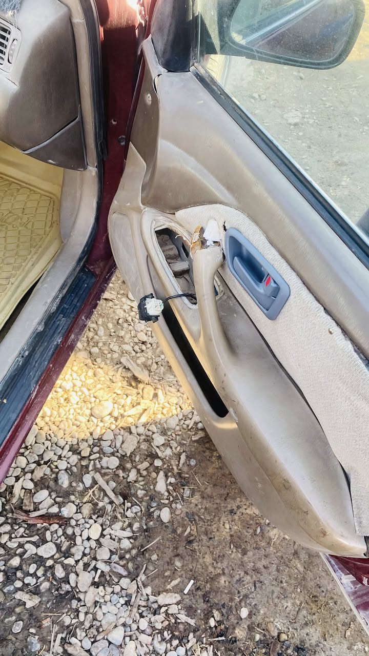 السلام عليكم كامري موديل 2000 للبيع
ادوات ( حبل ) محرك وكير شرط محرك 6 سلندر 

صدر امامي خلفي زين 

بيها مشط الستيرن تعبان الكشر شوف العين 

وصور الدواخل موجودة بالمنشور 

السعر 33 وبيها مجال بسيط مكاني صلاح الدين قضاء العلم 

للاستفسار *********** اتصل
