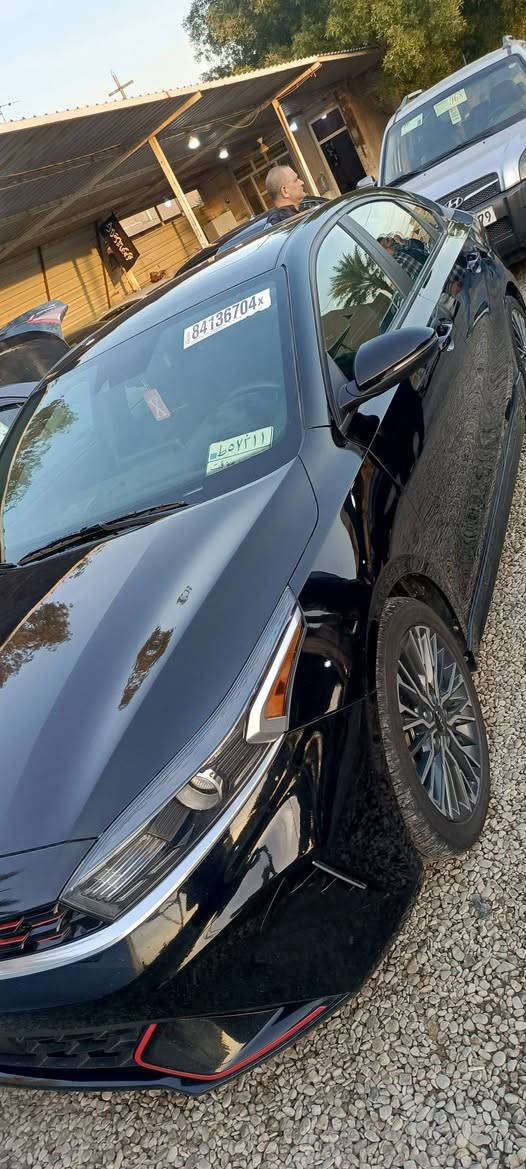 سلام عليكم
فورتي وارد امريكي موديل 24 

فول مواصفات واحد عله واحد 

جيتي لين 

محرك 2000 دوش 

ماشيه 50 ألف 

بدون رقم تترقم جميع المحفظات 

حادث موضح بل منشور بيهه دعاميه خلفيه فقط 

بدون ارباك السونار بل منشور 

السعر 152 وبيهه مجال 

الستفسار ***********

الستفسار ***********

مكان السياره جديدة الشط قرب مرور الحسينيه
