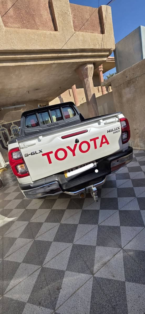 سلام عليكم للبيع بيكم  فورويل
موديل 22.              سعودي 
سعر 315 بيه مجال 
فول مواصفات. ماشيه 61 
مكفوله من كل نواحي 
استفسار اتصال ***********
