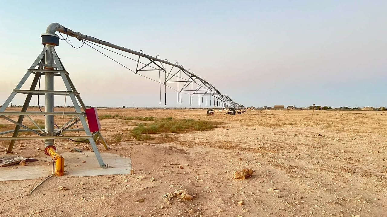 سلام عليكم للبيع مرشه 5 أبراج 100دونم وصله كهرباء ومي مكان الأنبار حديثه استفسارا عل رقم ***********
