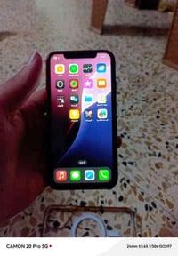 ايفون ١١عادي مبدل بطاريه فقط والتعلي وتنصي تشكل ذاكره ٦٤ بطاربه ١٠٠الس...