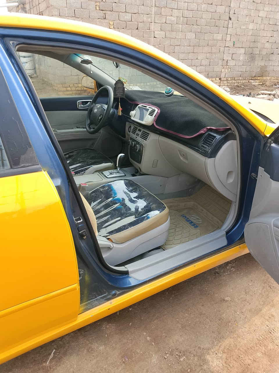 سلام عليكم سوناتا مديل 8 وارد مريكي ضرر جاملق وبنيد ولباقي خير من الله مكينة كير  تبريد تخم تاير حداديه كله جديد رقم واسط سياره جديده كلش ترهم مراوس سعر 95 لعنوان ناصريه ***********
