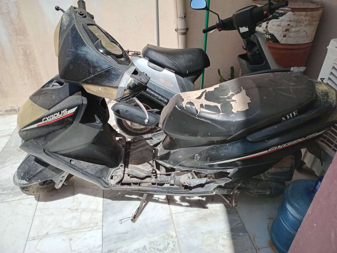درجة سكنس للبيع تفصيخ محرك نظيف و دبلات نظيفة ماعدا الكشر تعبان ***********
