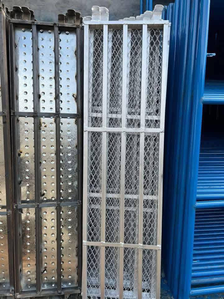 تم تجهيز السكلات الى محافظة البصرة يدالل ابو يزن ***********
السلام عليكم تأجير وبيع  وشراء السكلات الخدميه وسكلات يرانيه بوري وقفيص السكلات سقوف كابلوك والتركيه بسعر مناسب جدا (0772392528)
