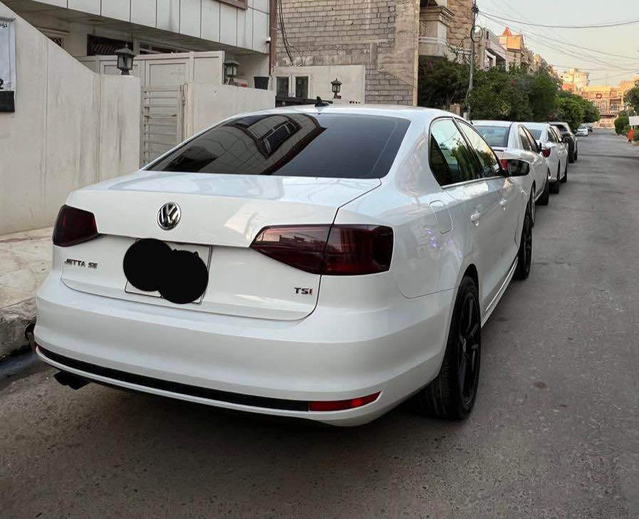 Volkswagen jetta 2018 SE
فولكسفاجن جيتا موديل ٢٠١٨
جاملخ و بونيت صبخ بدون دواخل بشرط 
ارباك ستيرن سيستم
سيارة مرقم أربيل 
مواصفات فول
سلايد 
كشن جلد 
كشن هيتر
داخل بيجي
تحكم ستيرن 
بلوتوث 
محرك ١.٤ لتر
ماشي ١٥٠ الف كيلومتر 
گير محرك بشرط
سعر ١٣٥$ و مجال
***********
***********
فايبر + واتساب موجود أربيل, العراق
