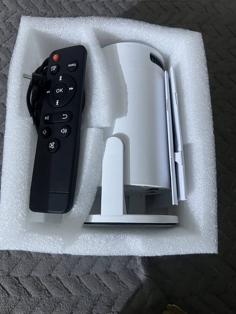 بروجكترات ٣ مثل هذا شرط الشغل 
يربطن ع التلفون ووياهن واحد نوعية اصغر منهن شلعة ب٥٠ مكاني بصرة ابو الخصيب ***********
الي يريدهن يتواصل وياي واتساب
