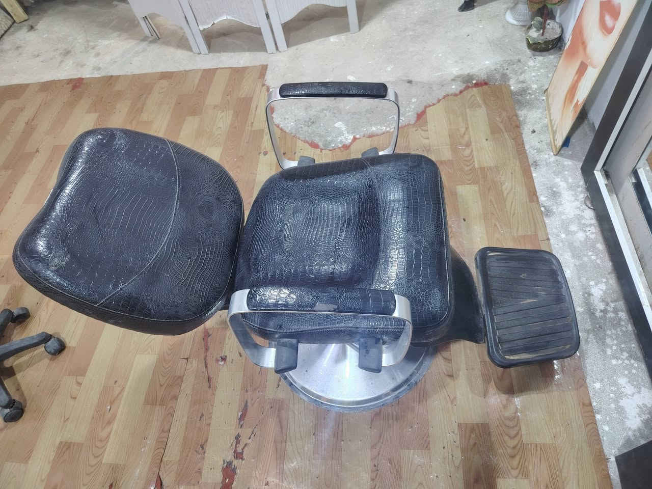 كراسي حلاقة هاذا صفر وسود عوزه تصليح هاذا وضع بيعه ب 35 وسود ب 50 مابي شي بس كج


**إذا كنت صاحب هذا الإعلان وتريد حذفه لأي سبب، رجاءا أرسل رسالة إلى الدعم الفني**