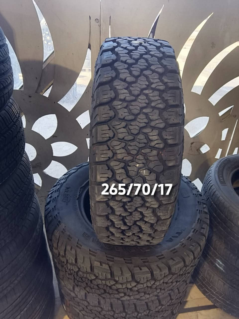 مجمع العيساوي
لتجارة  الاطارات والبطاريات والزيوت والفلاتر
متوفر كل أنواع الاطارات ✅
 بكافة الاحجام للسيارات الكبيره 🚛 والصغيره 🚗 
متوفر بطاريات 
🔋 بكافة الاحجام والانواع من مناشئ عالميه
ومتوفر زيوت بكافة الانواع من مناشئ عالميه ✅
متوفر اطارات باله نضافة 💯 انتاج من ٢٢-٢٥ 
ياباني - كوري - وكل انواع شركات الاطارات المعروفه ومن ضمنهم مشلن 
متوفر اطارات جديده من مناشئ عالميه ✅ 
لكافة انواع السيارات 
 ابو شمس : ‏‪***********‬‏
📍العنوان:  الكوفه - شارع المعمل - قرب معمل اسمنت الكوفه
