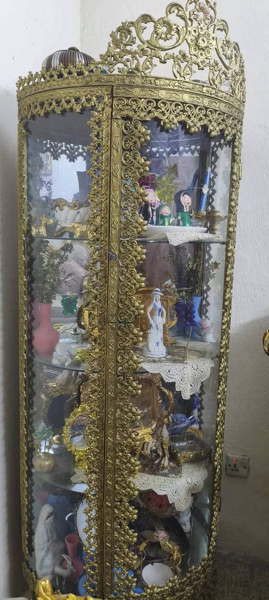 سلام عليكم باترينه للبيع بسعر 150 للاستفسار ***********
