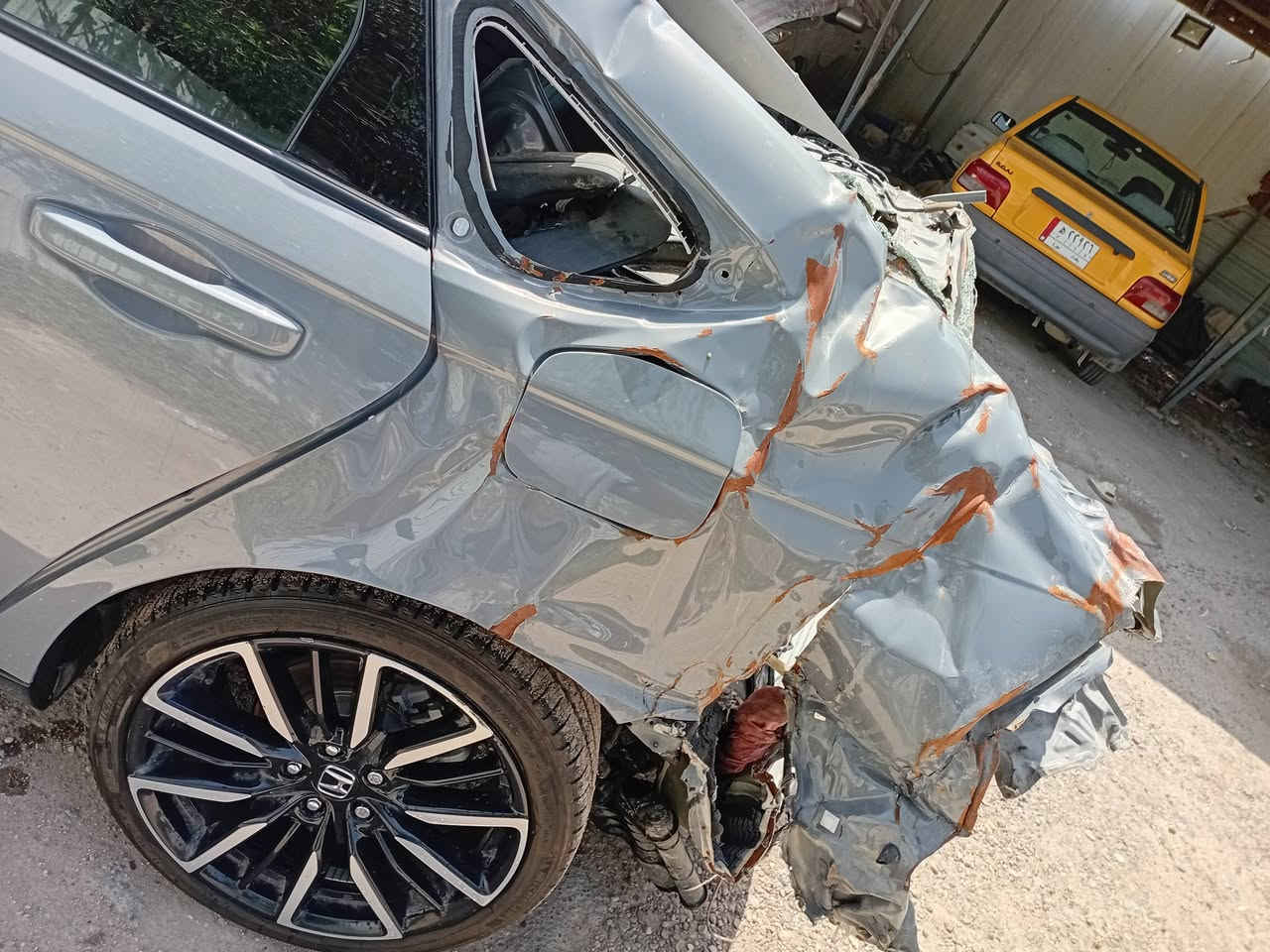 هوندا اكورد ٢٤موديل بيه ضربه خلفي سعرها١٤٥$ مكانه بغداد الزعفرانيه فول اوتو ماتك *********** *********** بيه واتساب بيه مجال رقم فحص ذوي الشهداء بسمي لون سمنتي
