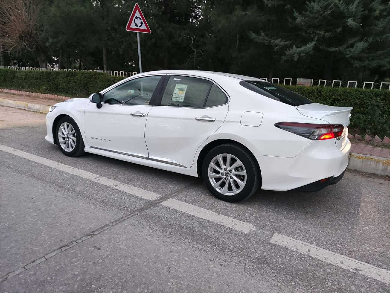 اسلام علیکم
کامري ٢٠٢٢ الخلیجیة  
السعر:١٦٦$
مواصفات LE

٧٠کیلو ماشي

بدون حادسة کامل بجم کبس بدون دواخل کامل صبغ 
کفالة عام بدون دواخل 
کامل سیارة  نظیف جدید
٣ قطع بدن سبغ
مکان السلیمانیة
***********
