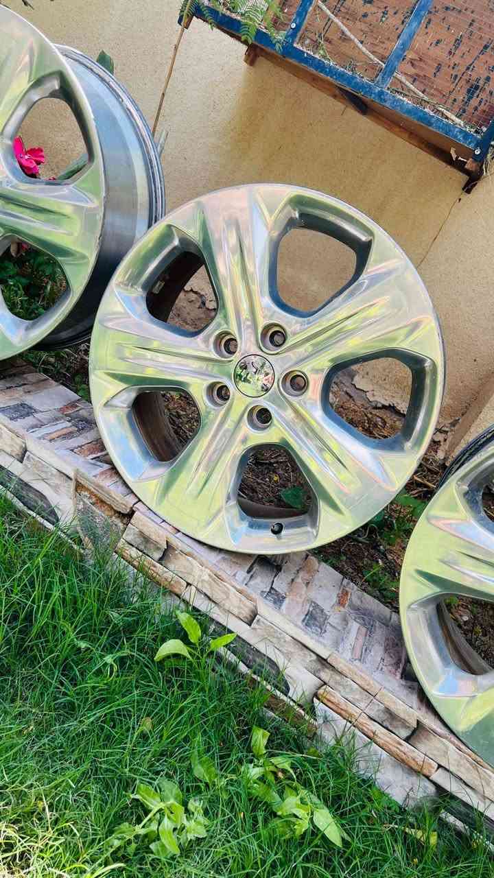 سلام عليكم
متاح تخم ويل كروم حجم ٢٠ 
الاستفسار ***********
