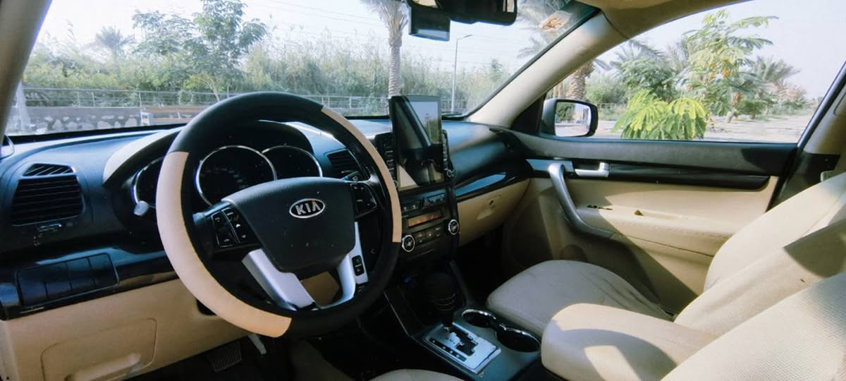 السلام عليكم ورحمه الله وبركاته 
سورنتو 12 خليجي 6سلندر 
كفالة عامة عدا جرة كرت بيها و3 باردات حجم شبر 
رقم الإنكليزي اربيل 
تدفة تبريد فول 
بنرامة 
شاشة كاميرة 
حساسات خلفيه 
مثبت سرعه 
تحكم ستيرين 
إشارة مري 
شاشة تحكم تكيف 
7 راكب 
مكاني نجف (كوفة)
سيارة مال جناي خير من أللة 
165 وبيها مجال 

ولتساب ***********
اتصال ***********
