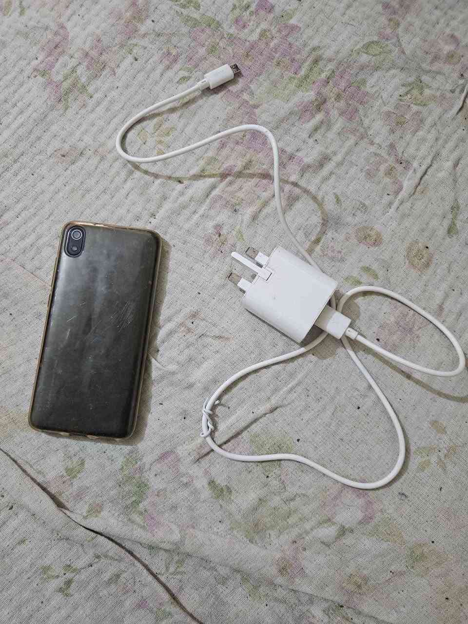 جهاز صغير طوله ١٤٥ ملم ( ١٤ سنتيمتر ) مريح لمسكة اليد حجم الشاشة ٥.٥ بوصة LCD
الحالة نظيف لا مفتوح ولا مبدل فقط فطر بالشاشة غير واضح ابدا ولا يؤثر عاللمس

✅ شاحنة اصلية وغطاء هدية
مكالمات واضحة وسماعات وصوت عالي
شحن ١٠ واط تعتبر ممتازة لهذا الحجم
مع بطارية عملاقة رغم صغره ٤٠٠٠ ملي امبير تستمر يوم كامل
الجهاز كلش حلو باليد حجمه وسلاسة النظام كربلاء, العراق


**إذا كنت صاحب هذا الإعلان وتريد حذفه لأي سبب، رجاءا أرسل رسالة إلى الدعم الفني**