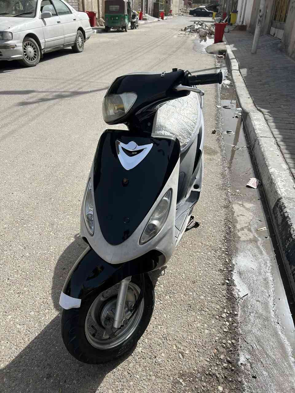 سلام عليكم دراجه ماكس قجمه دراجه حلوه ونيظفه ما ناقصها اي شي ما مفتوحه كفراته الاصليه موجوده العنوان حيانيه شارع السيد السعر 750 وبيه مجال 
الرقم ***********
