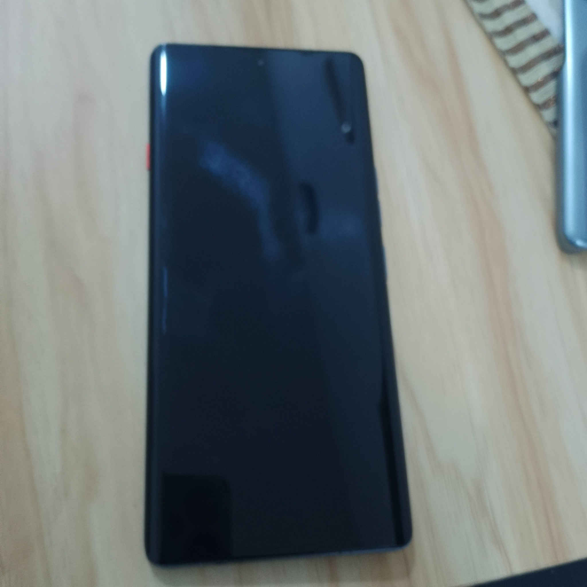 TECNO CAMON 40 Pro 5G
الكاميرا الخلفيه SOM+8 OIS

5200mAhالبطاريه
الكاميرا الإماميه 50

1080x2436

الشاشة

250 مساحه GB+5.008.00

جهاز نضيف كلش ومعروف ب أدائه يشغل 90 فريم بوبجي الحقيقي 120 الله شاهد جهاز نضيف مع كامل ملحقاته كفر وشاحنه والغراض الباقيه بس بي مشكله بل زر الي يعلي الصوت بس يتحرك تحرك بصيط كلش يعني ما يأثر طبيعي

***********
