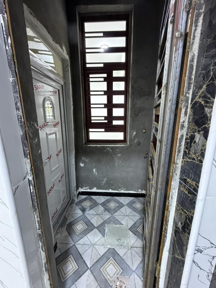 سلام عليكم بيت خلفي طابو جديد حي الفداء سعر 73
كونكريت طابوك وستاره وبيتونه شغل كله درجه أوله 
***********
