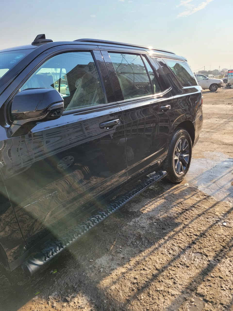السلام عليكم للبيع تاهو موديل 2023خليجي فول ١/١ سياره بيه
 قطعتين بلاديات رقم أربيل بسمي تحويل ثاني مكاني بغداد مشتل انتصل 
***********
