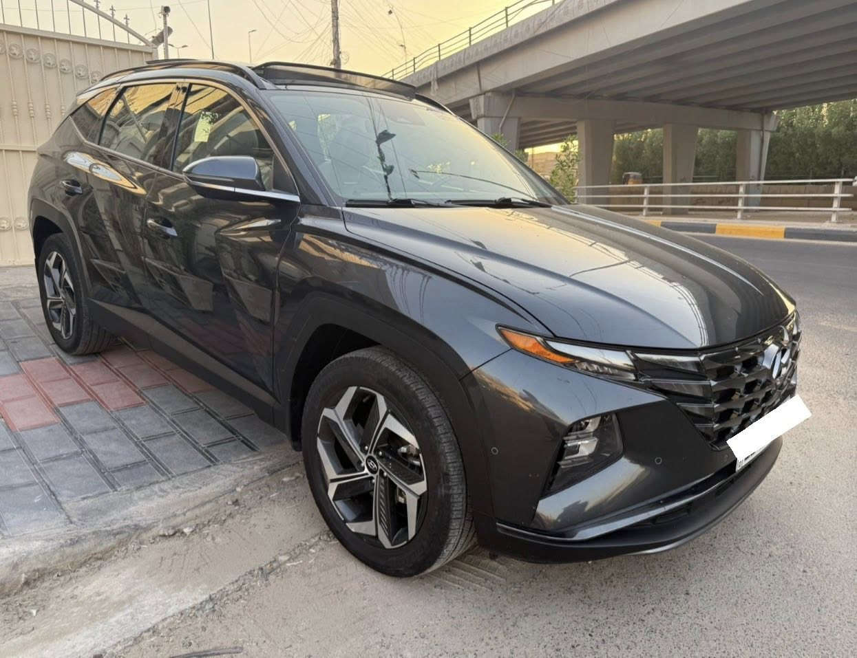 السلام عليكم
هيونداي توسان لون رصاصي غامق موديل 2023 لمتد VIP وارد امريكي كلين تايتل محرك 2500 رقم بغداد سيارة رياضي
فووول مواصفات 6 كاميرات
        (.   60  الف. ) 
مكفوله كفاله عامه بدون قطرة صبغ بدون ايرباگ (جميع الايرباگات سليمه)

فقط :طخه بسيطة بل جنطة يم كلمه توسان اقل من الشبر معدلة على البارد والباقي مكفول

المواصفات:
- تتقدم وتترجع بالبصمه
- كاميرات محيطيه عدد 4
- كشنات جلد ابيض
- كشنات اماميه كهرباء 
- كشنات اماميه تبريد وتدفئه
- كشنات خلفيه تدفئه
- خزن كشنات memory 
- تدفئة ستيرن
- حساسات اماميه
- حساسات خلفيه
- بصمه
- بانوراما
- تشغيل عن بعد 
- فور ويل 4X4 H-Trac
- لايتات زينون و LED
- رادارات جانبيه Blind Spots
- رادار امامي تحديد مسار ومانع تصادم
- سستم صوت BOSE
- شاحن واير لس
- شاشه كبيره
- دشبول ايباد
- قطعتين تبريد 
- ايقاف ذاتي اوتو ستوب
- اوتو هولد 
- نظام نزول منحدرات 
 
عنوان: بغداد حي البنوك

***********
