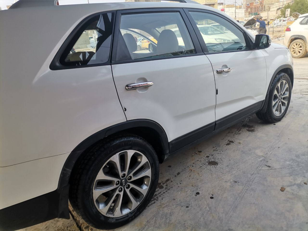 السلام عليكم
سورنتو 2015 قطعة واحدة صبغ جاملغ الأمامي للراكب ماشية 171000 ثلاث قطع تبريد سبعة راكب والسيارة نظيفة مال بيت ما ناقصها برغي 
العنوان الديوانية 
***********
باقي التفاصيل اتصل وبيك خير وتدلل
