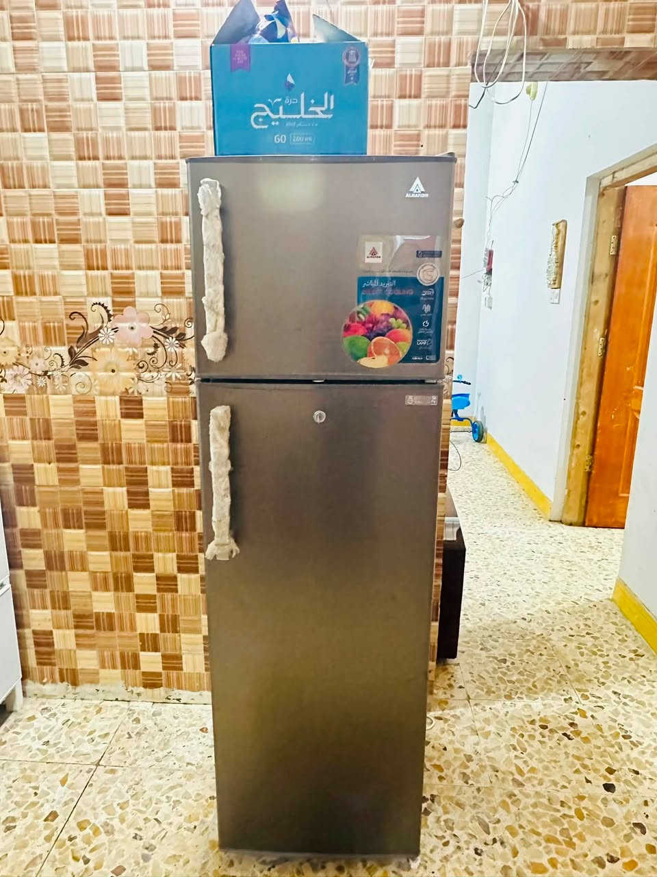 اثاث بيت كامل للبيع
غرفه نوم طابقين صاج عراقي 
ثلاجه استخدام شهرين 
سبلت ٣ طن دبل حاره نوع onax
كاونتر طابقين تعليك و ارضي طباخه منه وبي 
مغسله ام المرايه 
تخم كراسي صاج انتيكه 
بنكات ٢ سقفيات 
للاستفسار ‭***********‬
الناصريه الصالحيه
