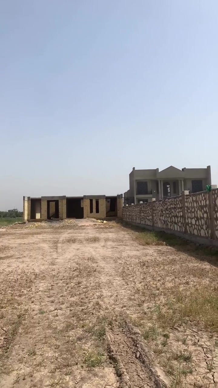 يالله نصف دونم للبيع 1250م مع هيكل عدد ثنين واحد 250والثاني 150م موقع حلو تبليط خدمات فول الوجه 16سند 25تحويل ثاني يوم  كربلاء طويريج ام الهوى الرغيله 
للاستفسار ***********

