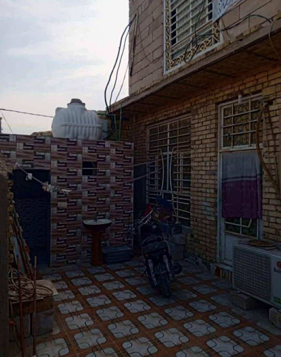 🏡 دار سكن للبيع – فرصة مميزة

الدار مطلوب اسكان 15 مليون
السعر المطلوب باليد 60 مليون
( الاساس كونكريت مسلح وبقية البناء عكادة شيلمان)

📍 الموقع: الشافعية
📐 المساحة: 150 متر مربع
📄 نوع السند: طابو صرف
🛣️ موقع مميز يقع على سايدين المعمل
الدار يتكون من 3 غرفة نوم وصاله عدد 2 ومطبخ واستقبال كبيرة وصحيات داخلية وخارجية

✨ موقع حيوي ومناسب للسكن والاستثمار
📞 للاستفسار مراجعة مكتب علاء الخالدي للعقار أو الاتصال بالرقم ***********
