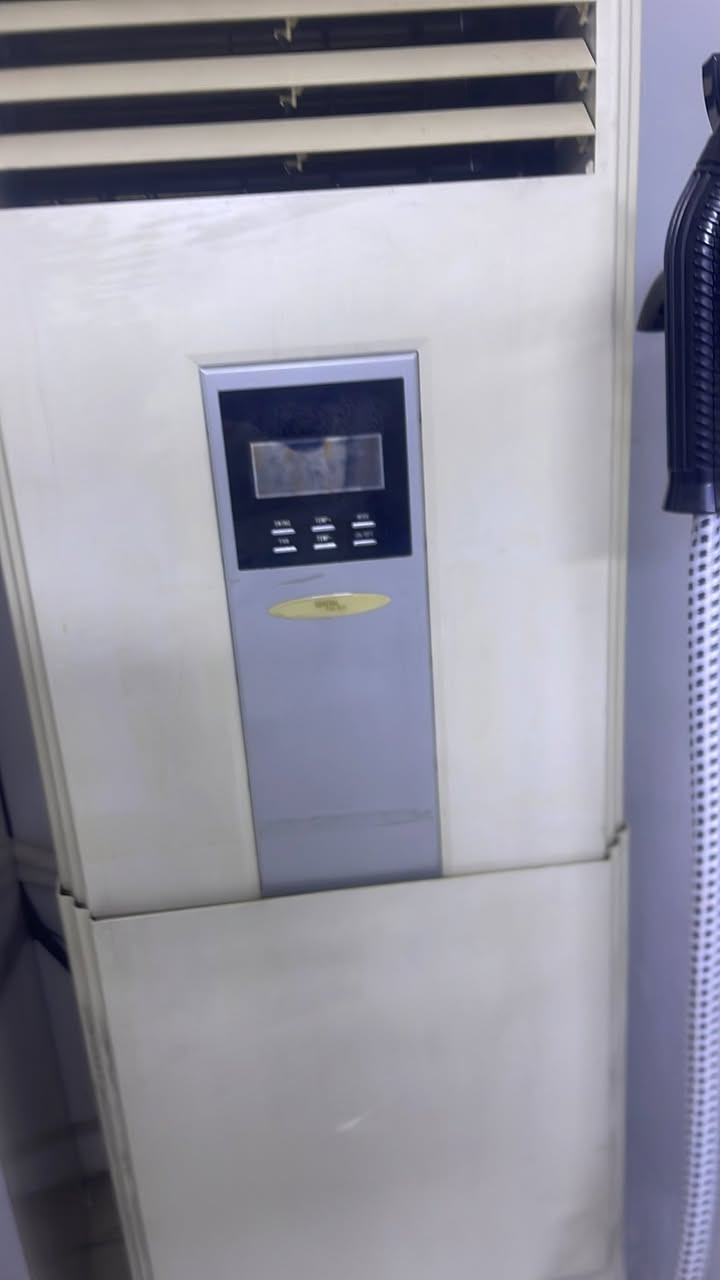 السلام عليكم عندي سبلت عمودي ثنين و ٣ طن ثاني ٢ونص البيع هذا رقمي ***********
